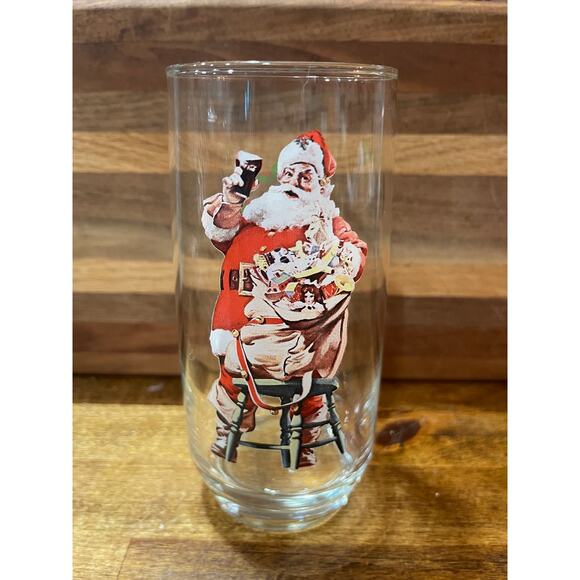 Set of 4 Vintage Santa Coca-Cola Glasses - Picture 5 of 16